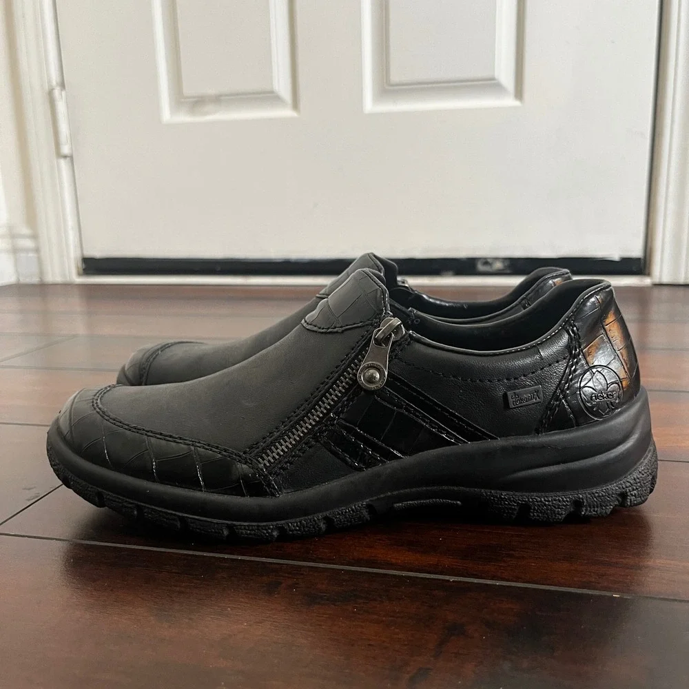 NWOB Reiker Women's Walking Shoes Black Leather Croc Trim Zipper size 41 Comfort